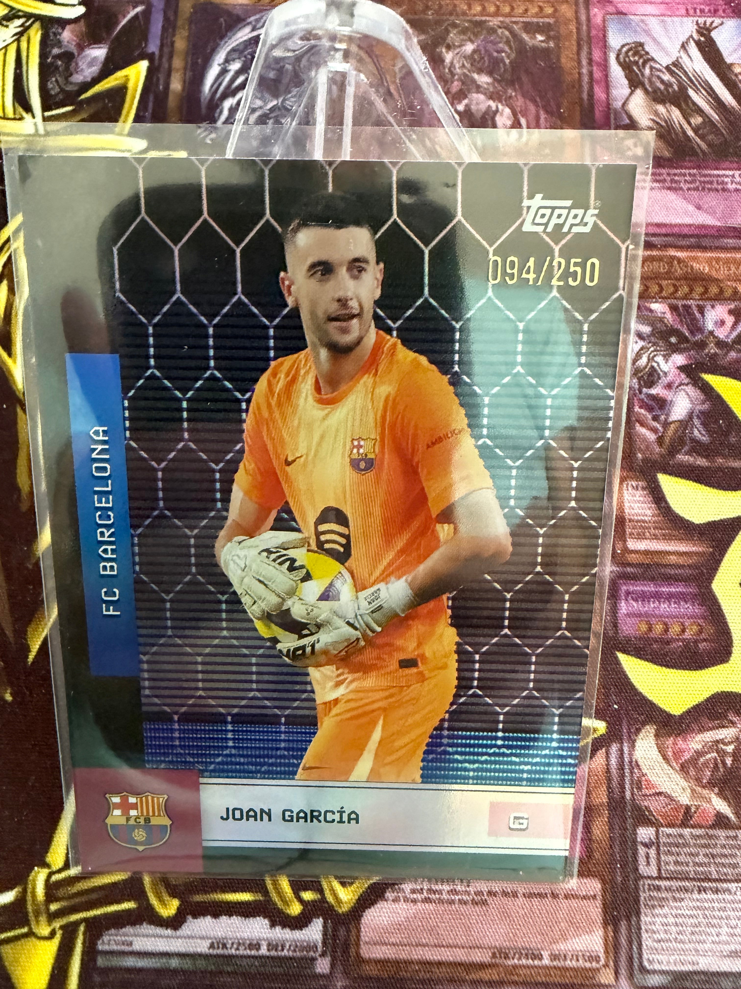 Joan García 094/250 Topps Purple Hexagon Parallel FC Barcelona 2025/26